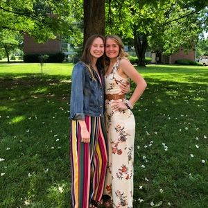 Meet your Posher, Hallee